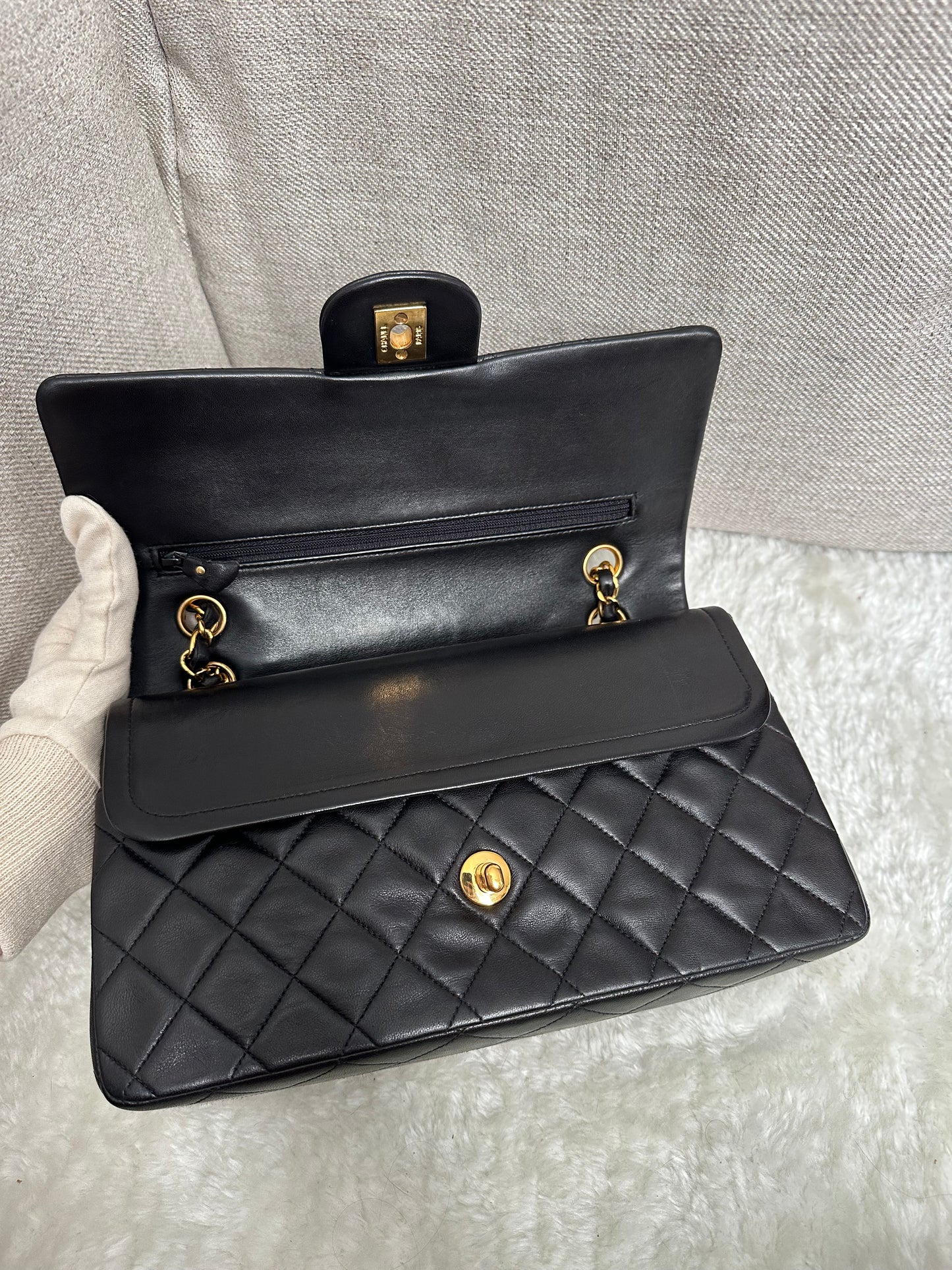 Chanel Timeless Classic Medium 1