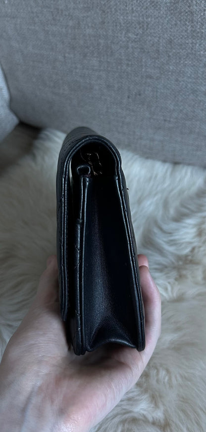 CHANEL WALLET ON CHAIN ​​BLACK AND GOLD