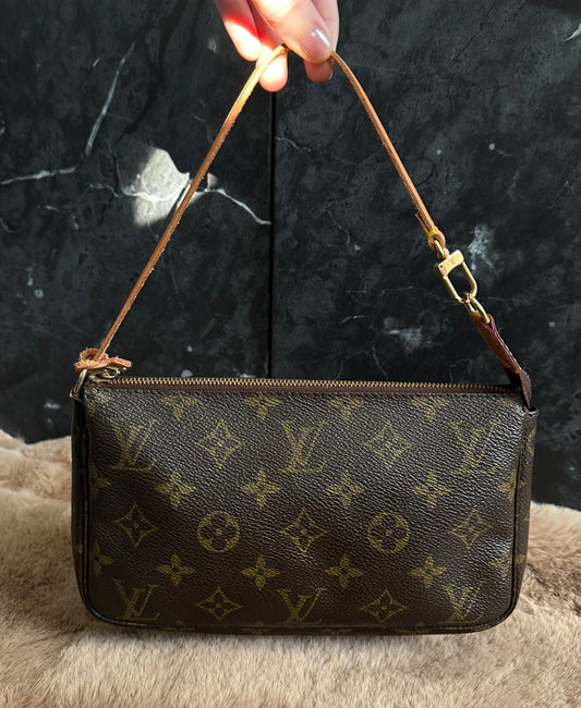 Louis Vuitton Pochette