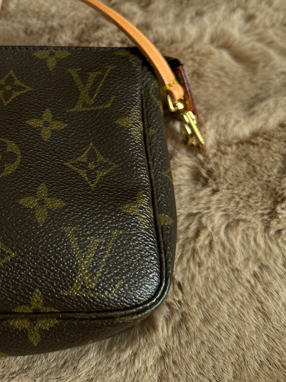 Louis Vuitton Pochette