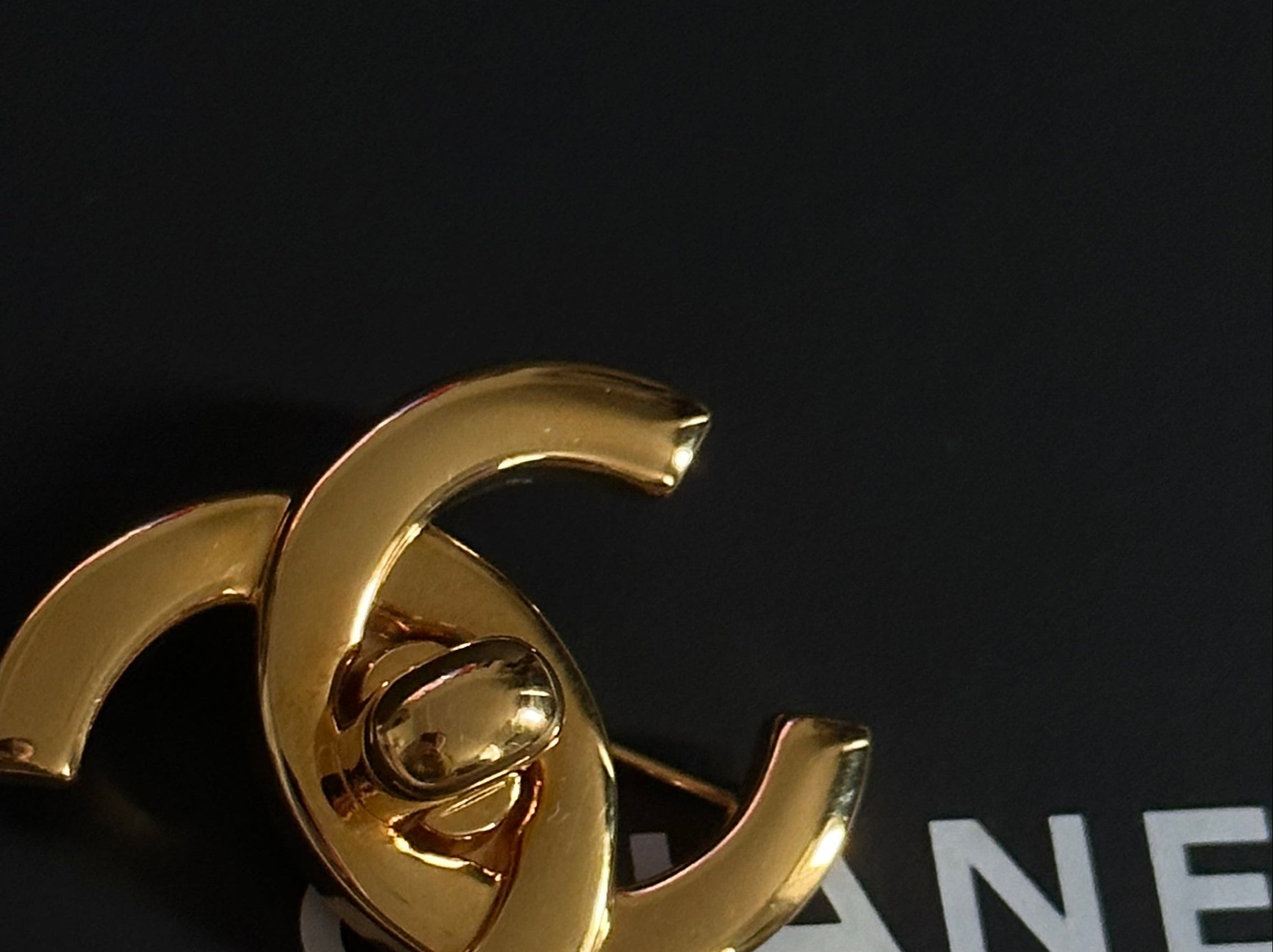 Chanel Broche Turnlock