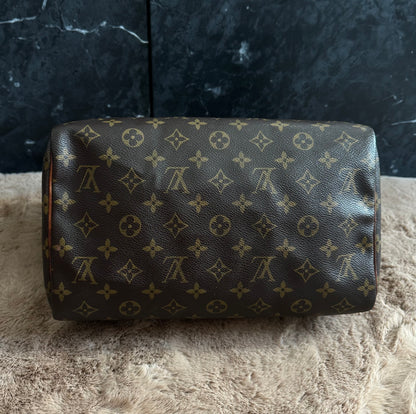 Louis Vuitton Speedy 30