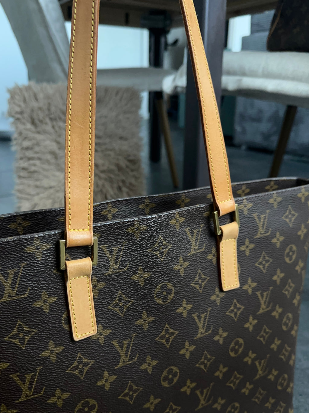 1 Buy = 1 Free Louis Vuitton Luco