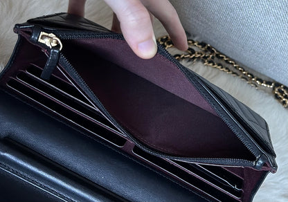 CHANEL WALLET ON CHAIN ​​BLACK AND GOLD