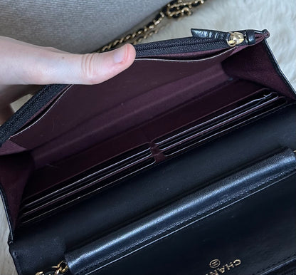 CHANEL WALLET ON CHAIN ​​BLACK AND GOLD