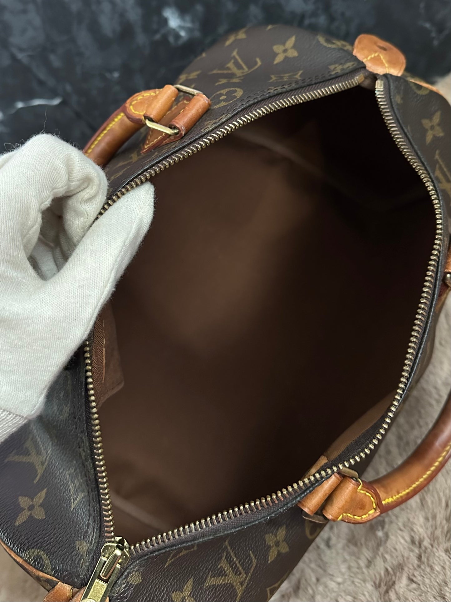Louis Vuitton Speedy 30