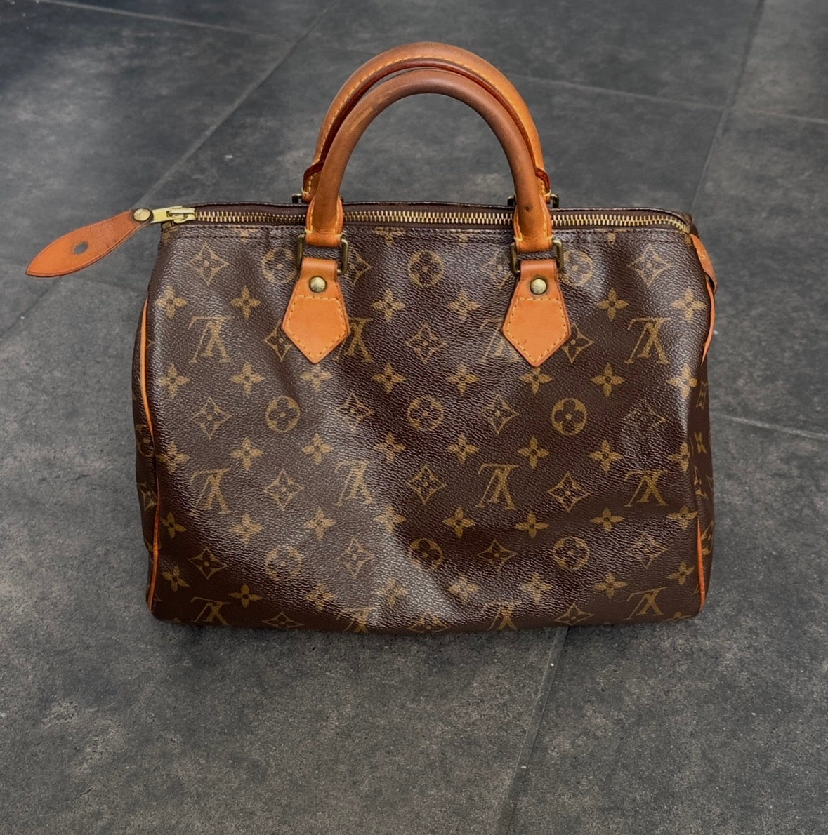Louis Vuitton Speedy 30