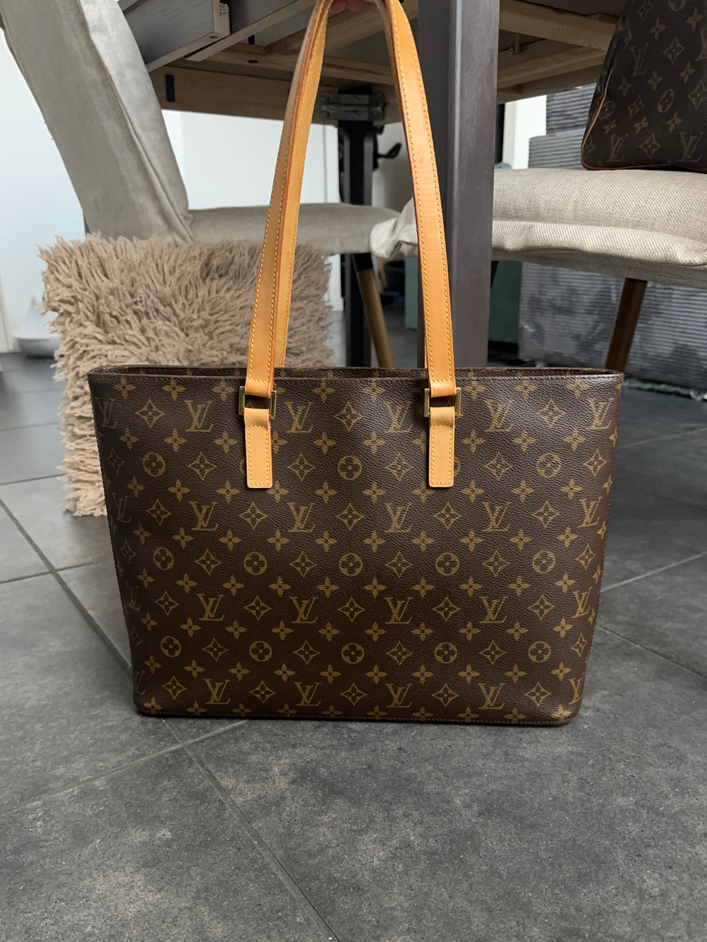 1 Buy = 1 Free Louis Vuitton Luco