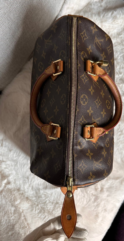 Louis Vuitton Speedy 30