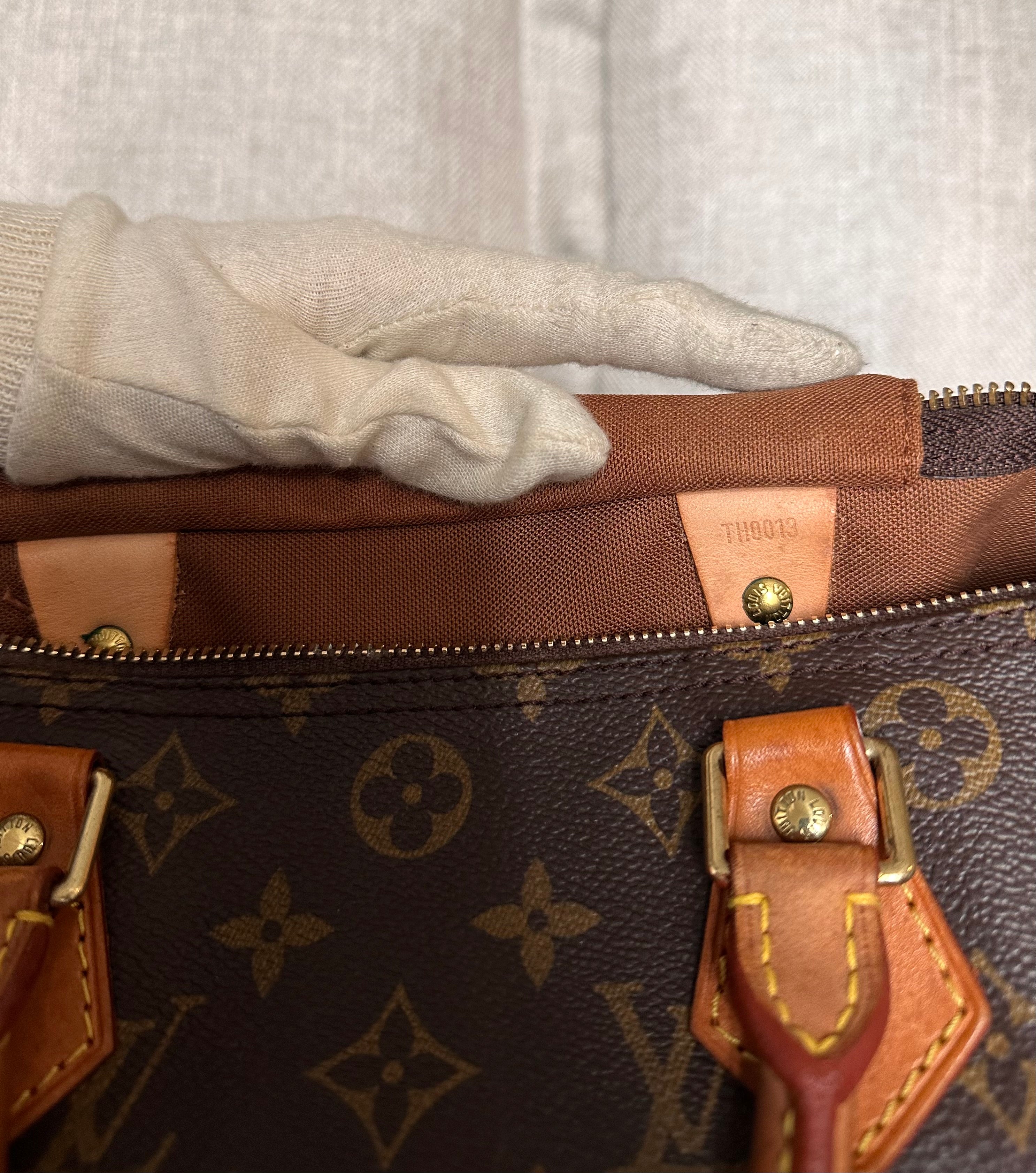Louis Vuitton Speedy 30