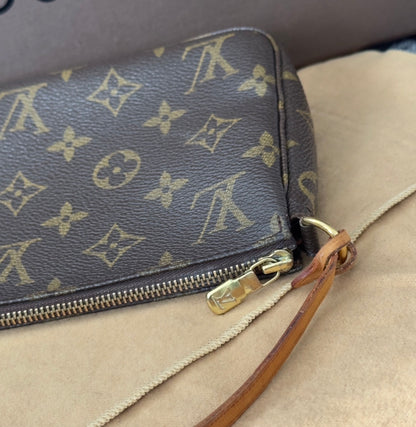 Louis Vuitton Pochette Accessoires