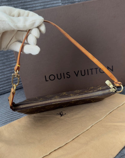 Louis Vuitton Pochette Accessoires