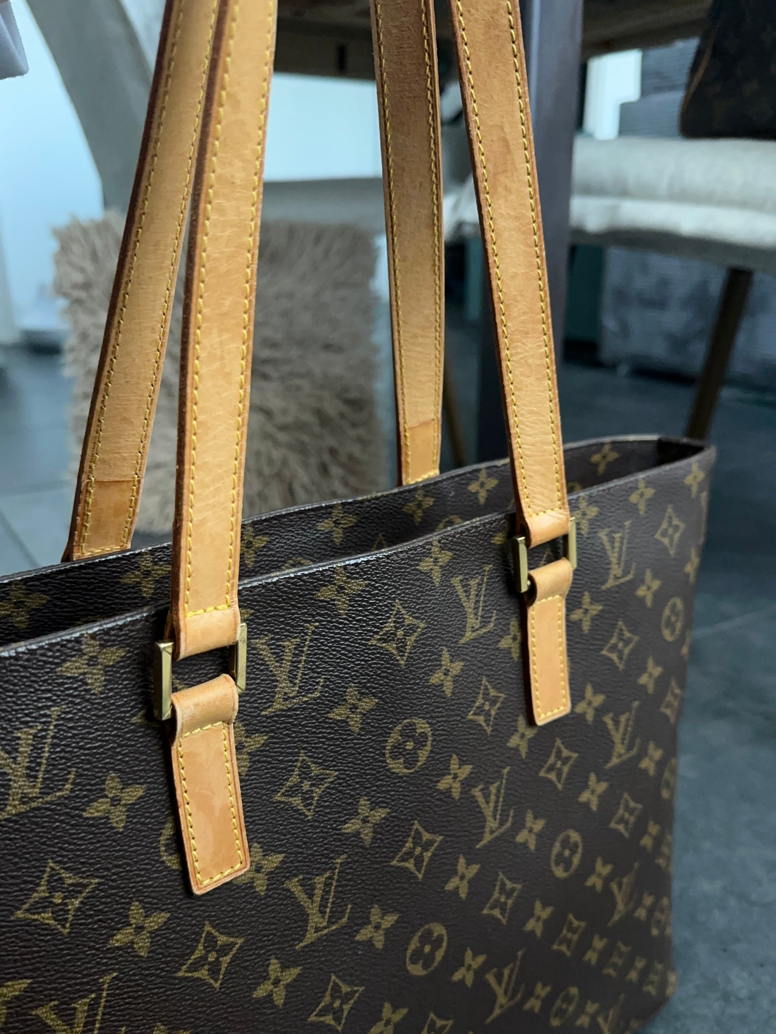 1 Buy = 1 Free Louis Vuitton Luco