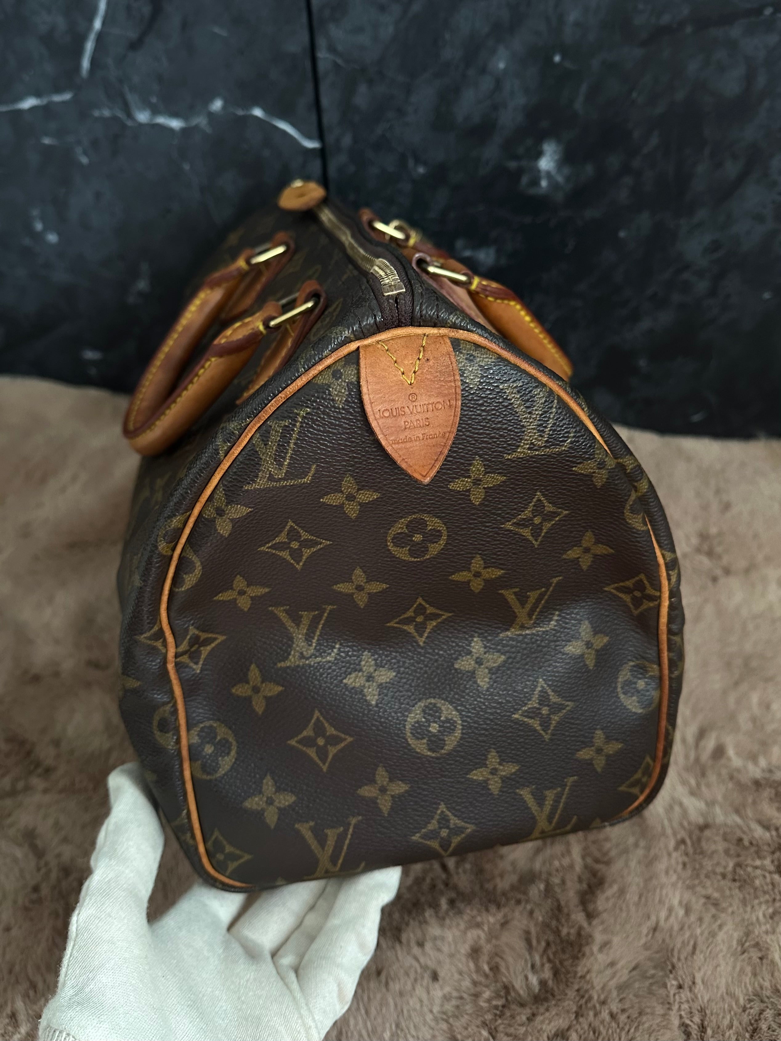 Louis Vuitton Speedy 30