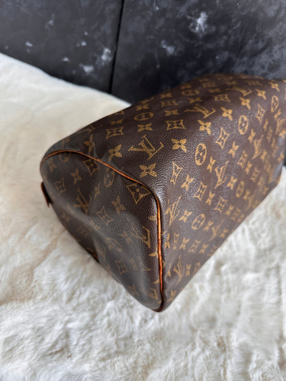 Louis Vuitton Speedy 30