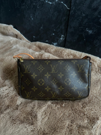 Louis Vuitton Pochette
